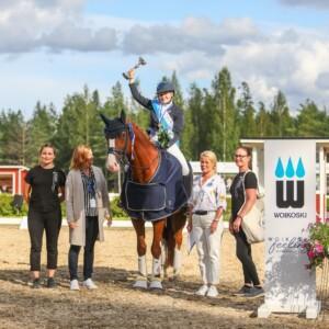 Kouluratsastuksen junioreiden suomenmestari Coco Roine, Prix de Catago voittaja
